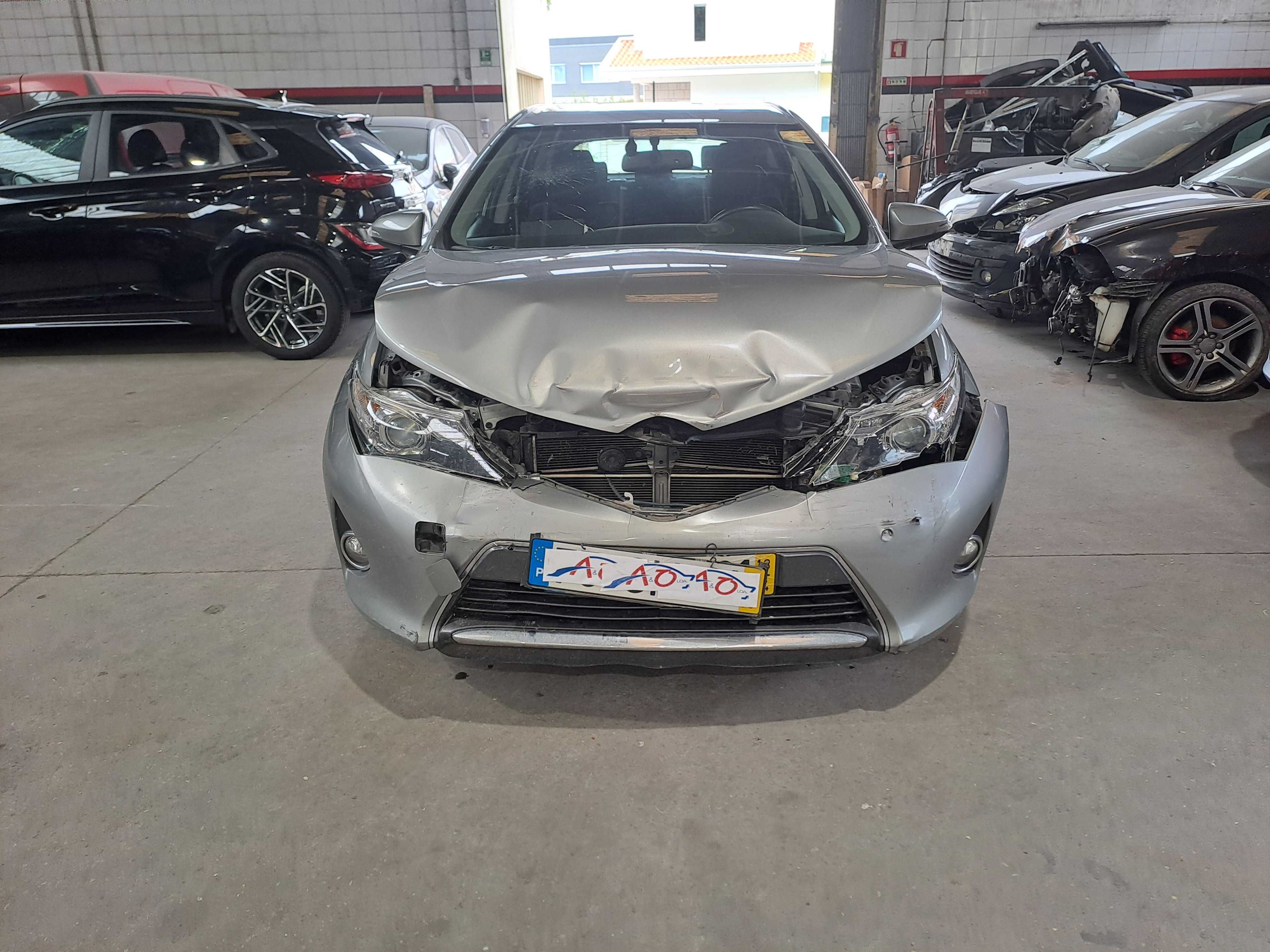 Salvado Toyota Auris Hybrid de 2013