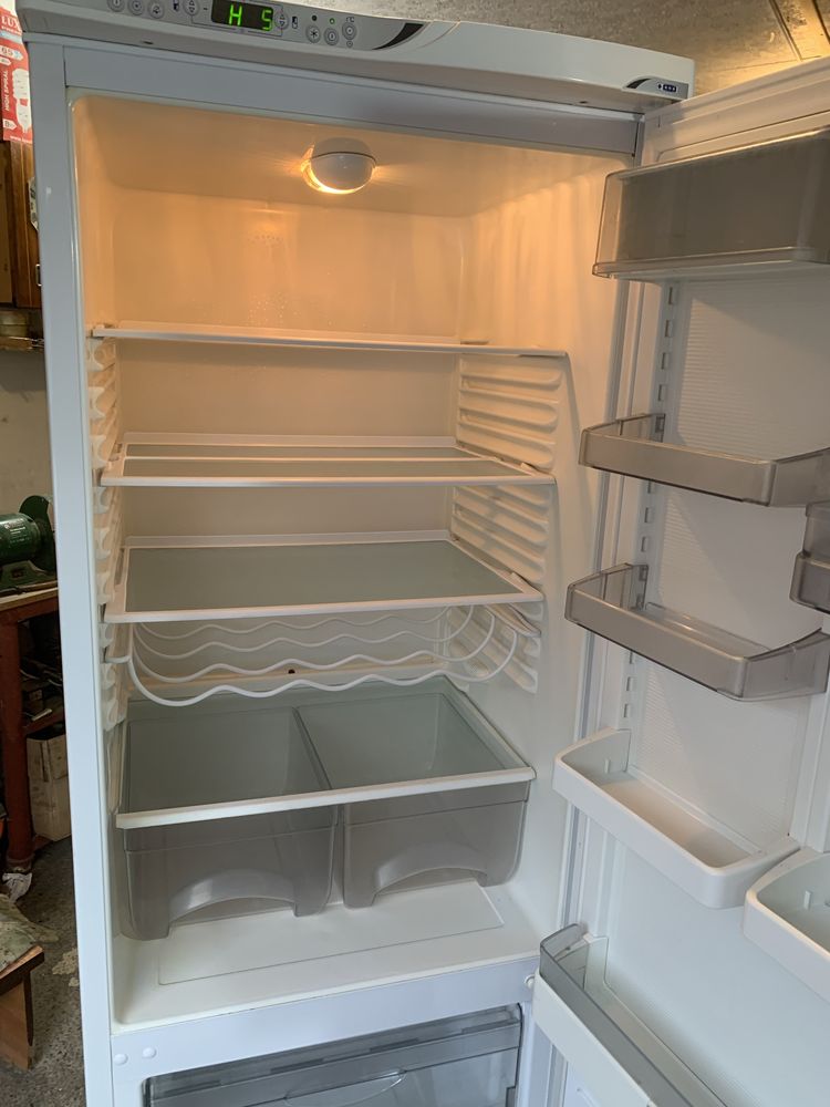 Продам холодильник Атлант