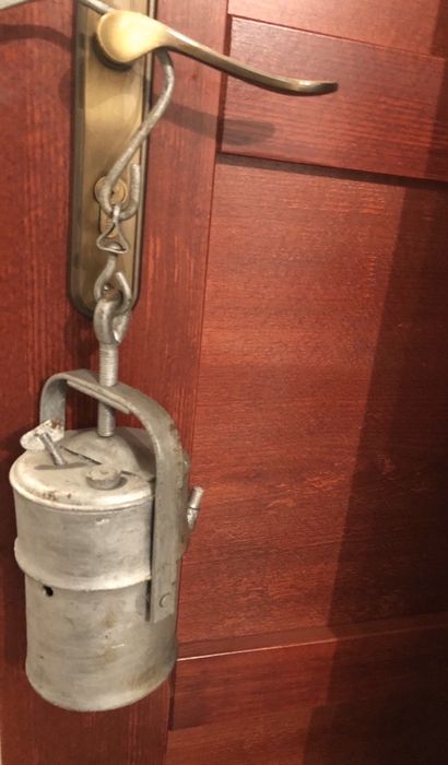 Stara lampa górnicza karbidka lampka karbidowa