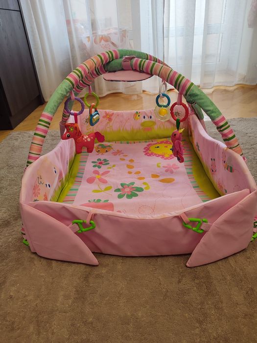Розвиваючий коврик, килимок для дівчинки.