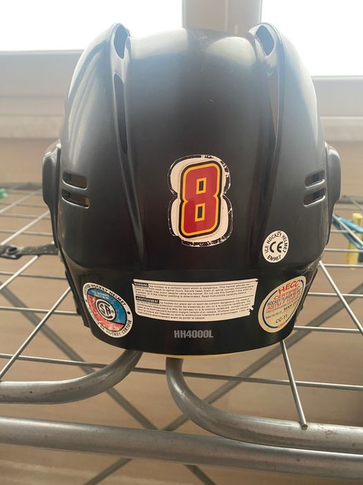 Продам хоккейный шлем Bauer 4000 с визором,размер 56-59 Medium