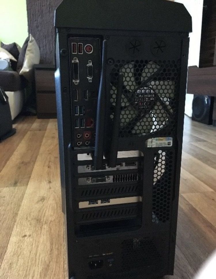 Komputer Gamingowy + Klawiatura Razer