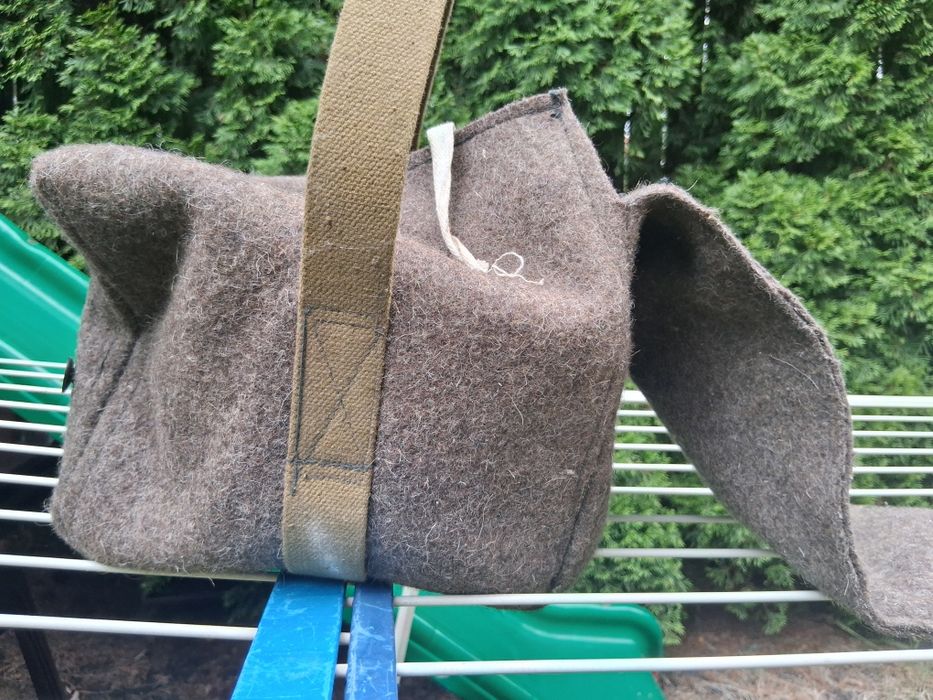 Wojskowa-PRL- ochronna torba filcowa na akumulator