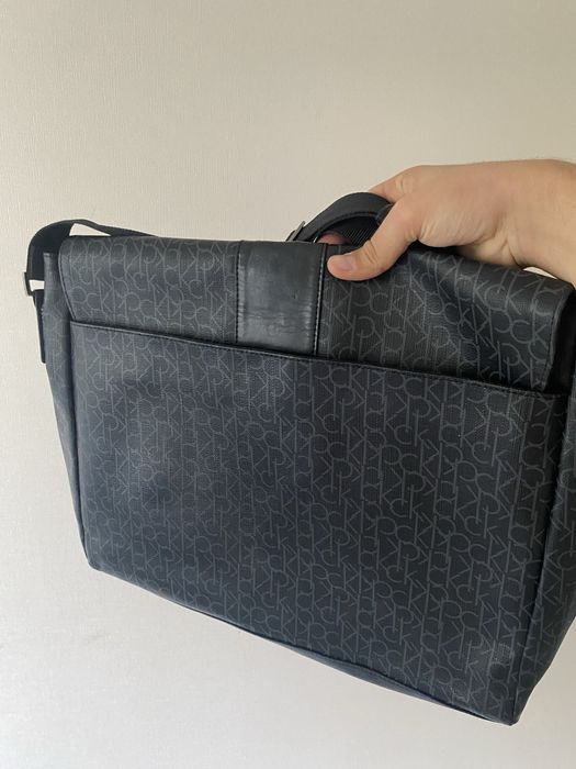 Сумка мессенджер calvin klein monogram logo drill legit