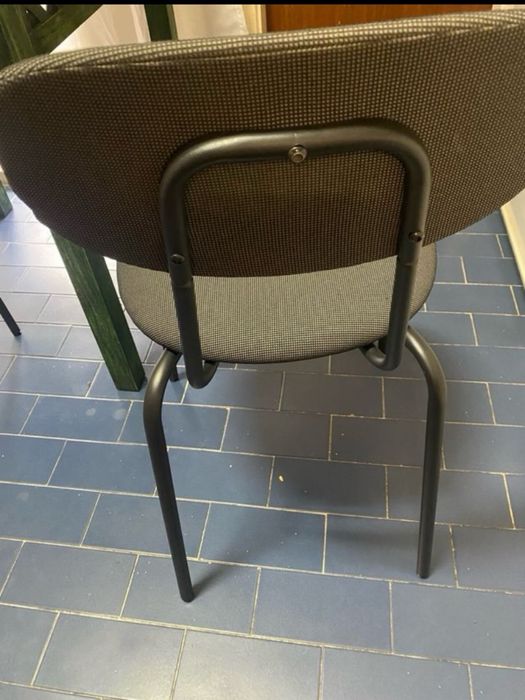 2 cadeiras em tecido e ferro