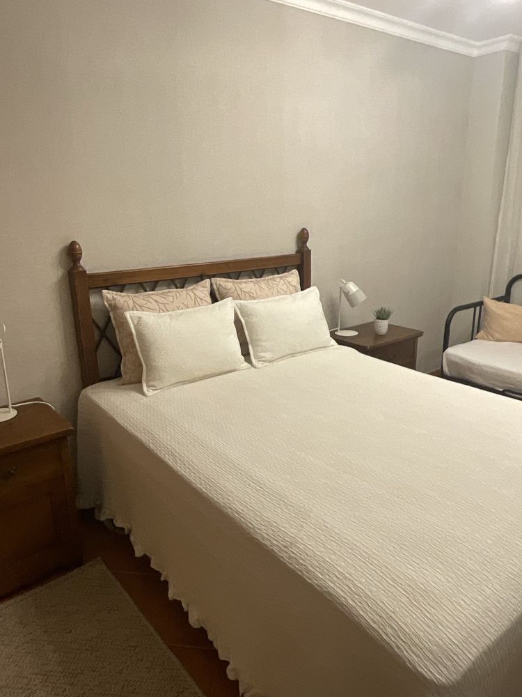 Apartamento T1 com piscina e garagem para arrendamento mensal