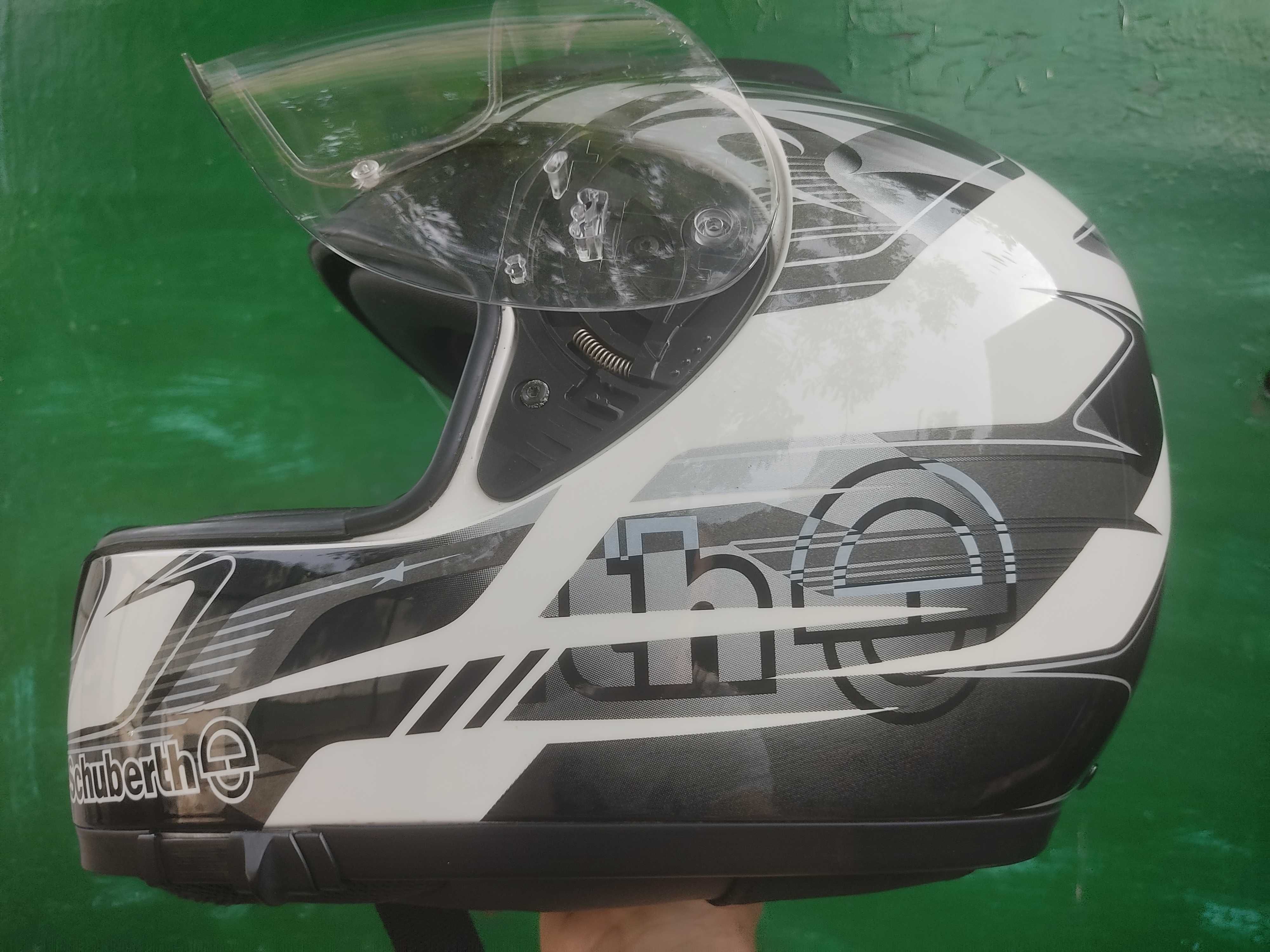 Schuberth S2, розмір XL 60-61 см, Schubert S1 pro, розмір L 58-59 см.