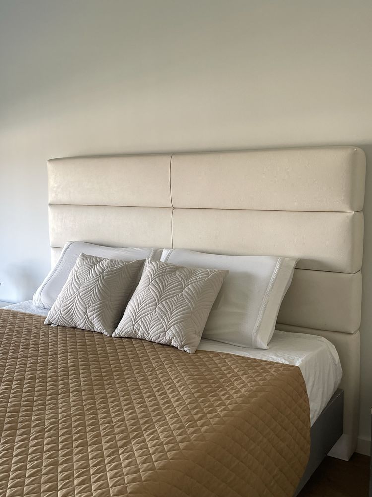 Quarto Completo - Cama, 2 Cabeceiras e Cómoda