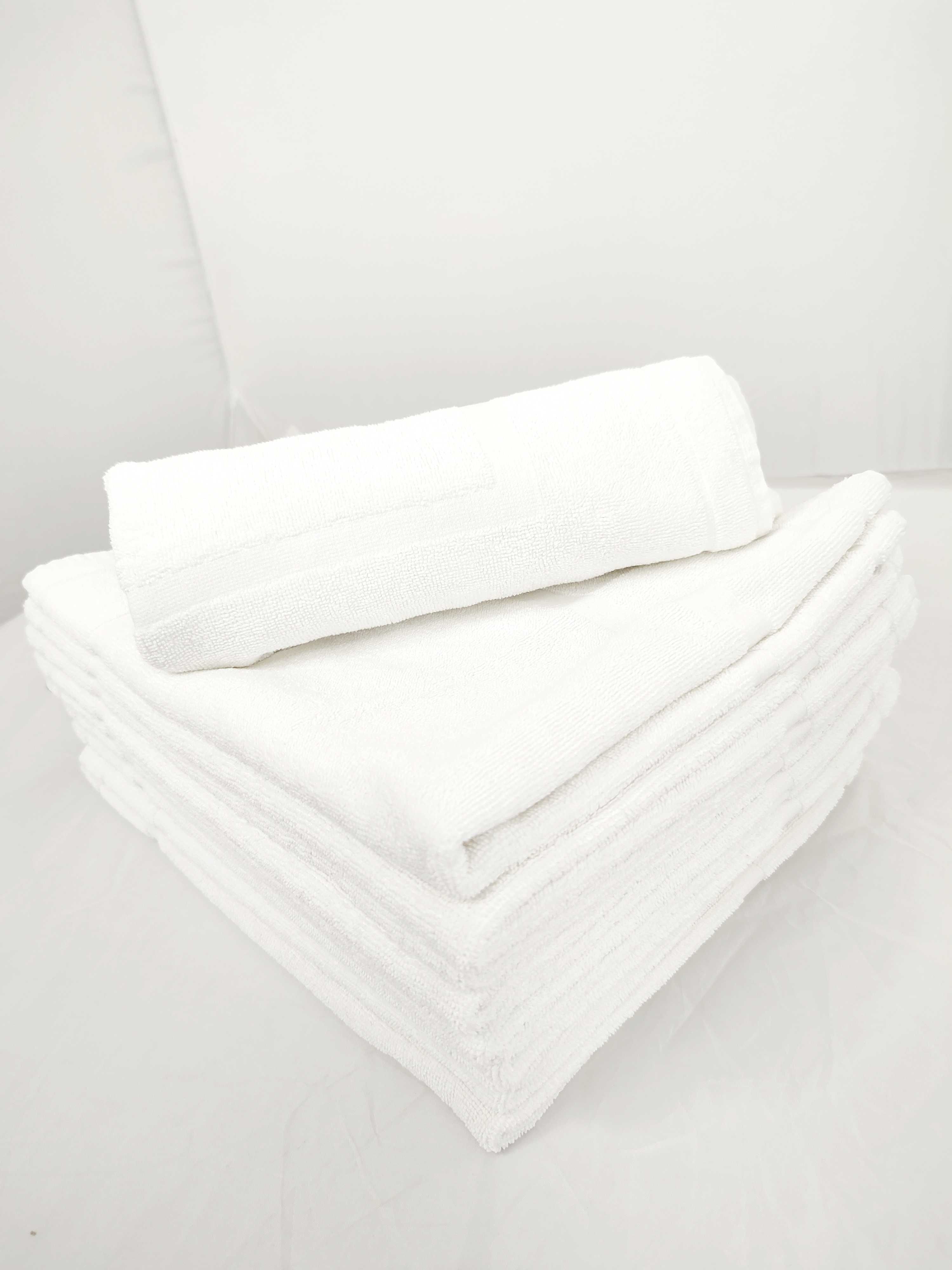 Dywanik łazienkowy hotelowy biały poleasingowy ok 50x70