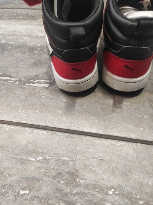 Кросівки. Хайтопи пума