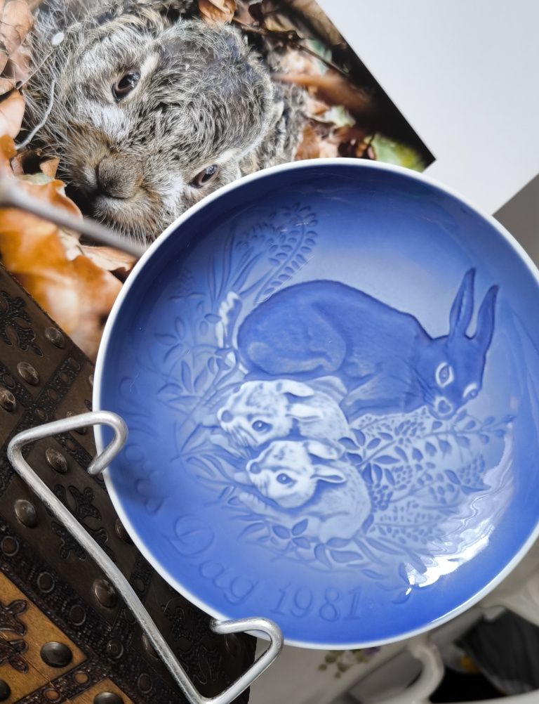 Talerz ozdobny do zawieszenia piękna stara porcelana zające