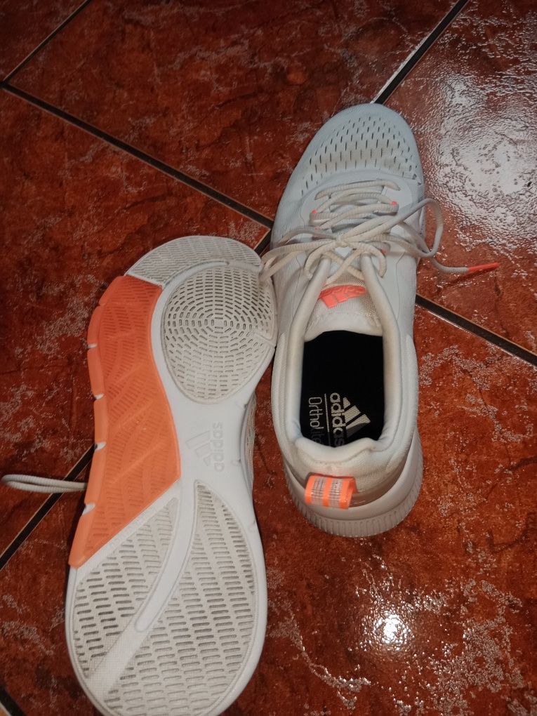 Buty Novamotion FW3256 adidas rozmiar  41 1/3