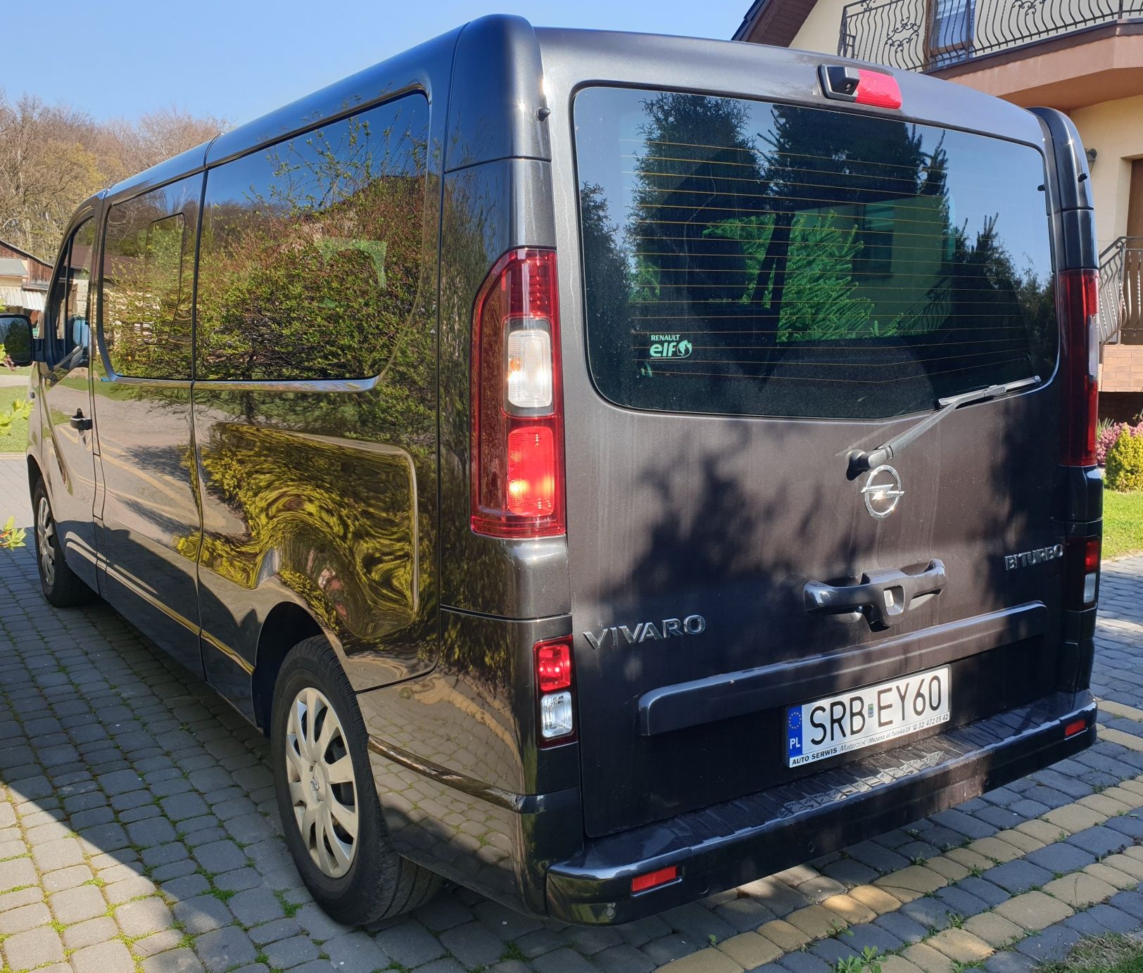 Bus wynajem Opel Vivaro, long, 9 os. klima, navi, kamera, box dachowy.