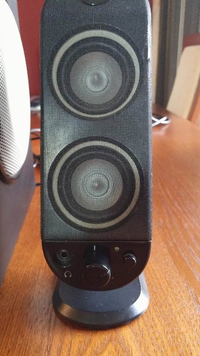 Colunas de Som Logitech X-230 com Subwoofer