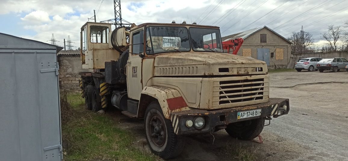 Автокран грузоподёмностью 25 тон