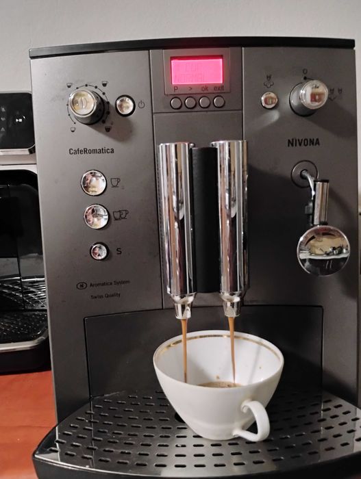 Ekspresy do kawy Nivona Caferomantica 725 661 Melitta DeLonghi