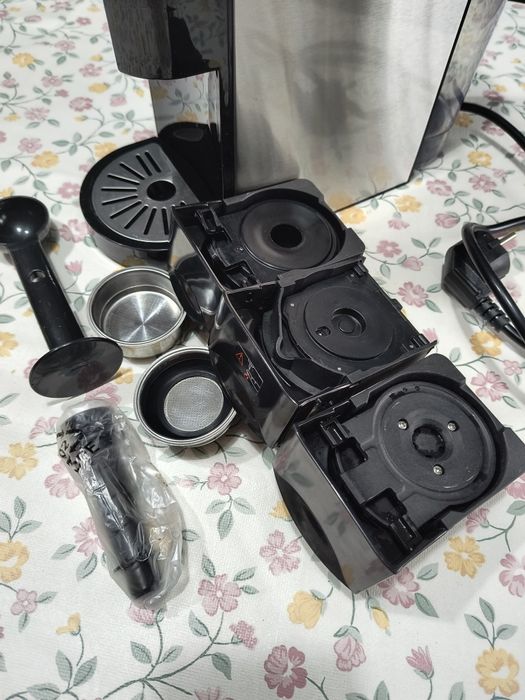 Máquina de café 4 em 1