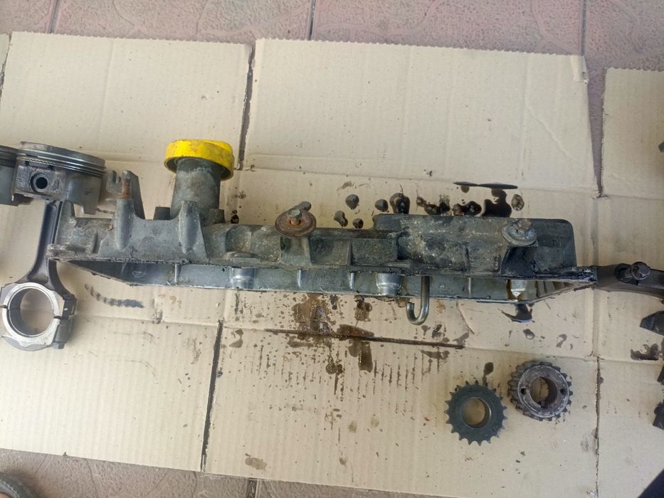 Кришка головки ГБЦ k7j 1.4 Рено 8 клапанів