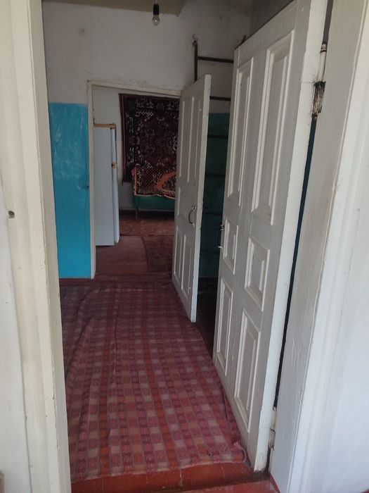 Продам будинок біля гімназії 1.   0 9 5 3901053