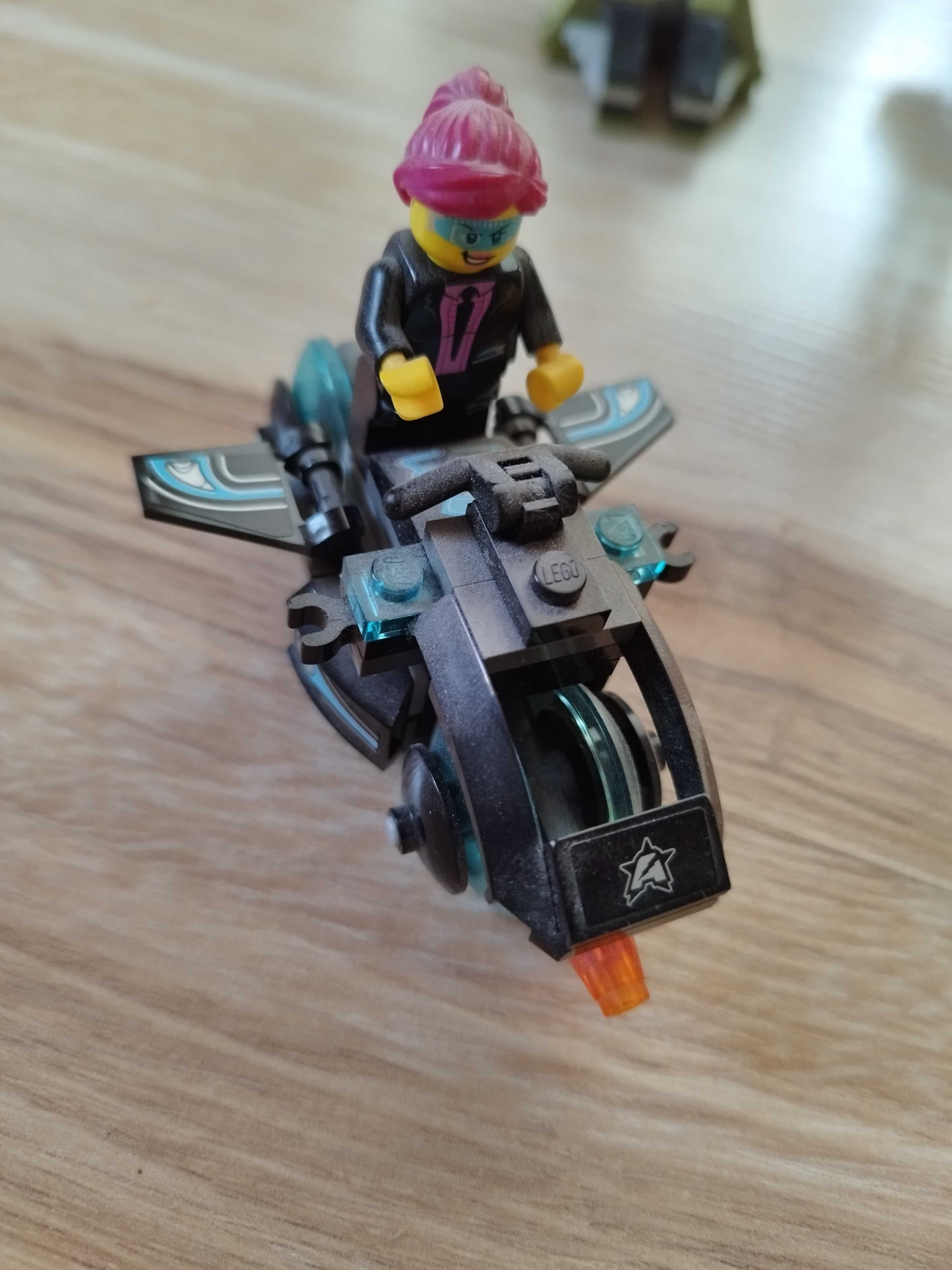 LEGO Ultra Agents 70164 jakiś kozacki latający robot