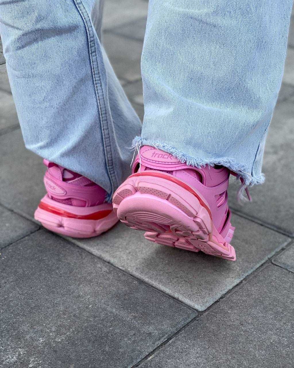 Жіночі кросівки Balenciaga Track 3.0 рожевий  BL035 ТОП КРОСИ