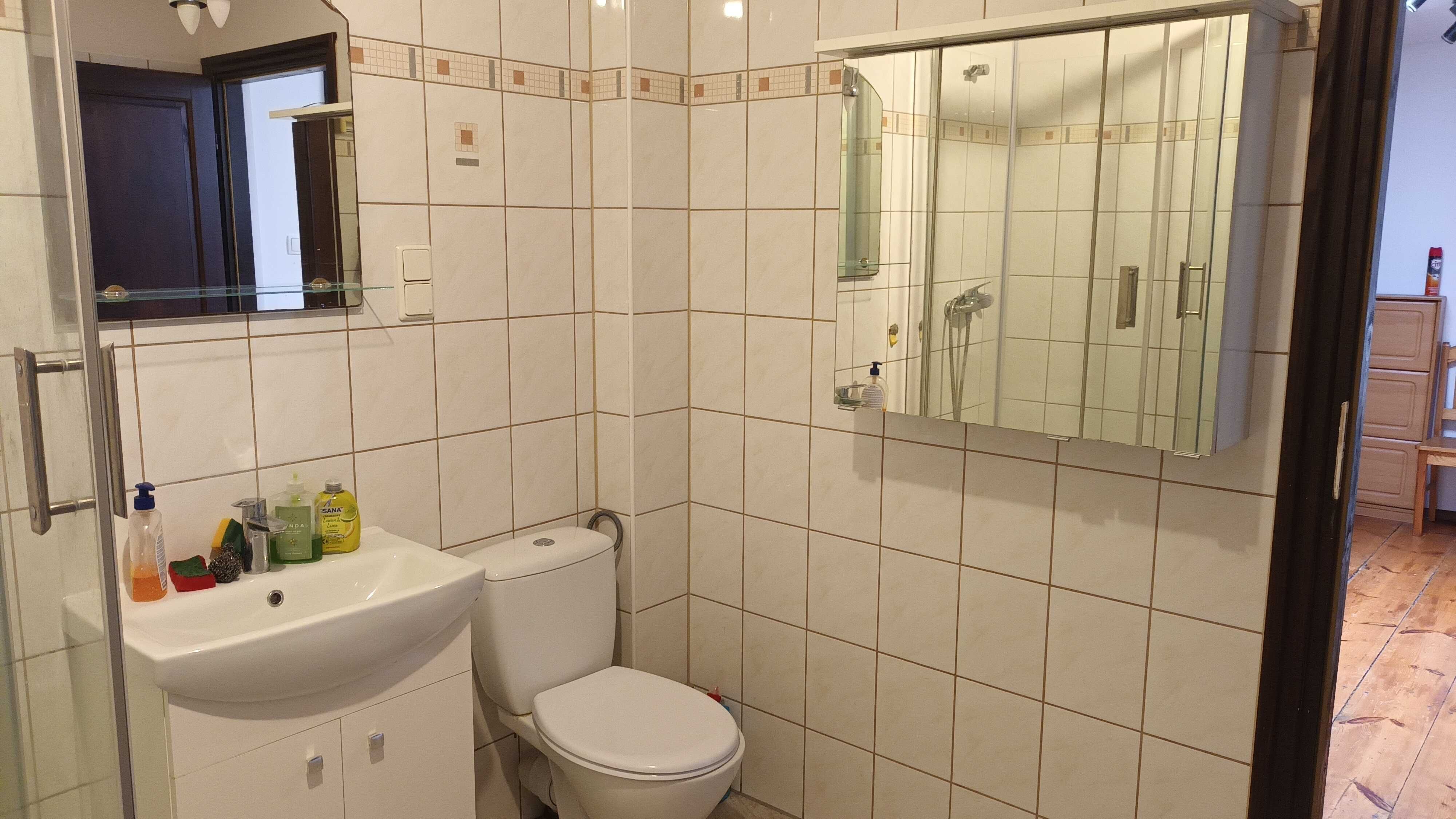 Single room/Pokój 1-os/max 3 osoby w mieszkaniu/Parking/Centrum