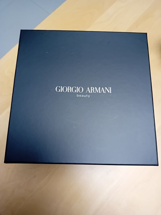 Pudełko prezentowe Giorgio Armani 18,5x18,5x17,2 cm czarne