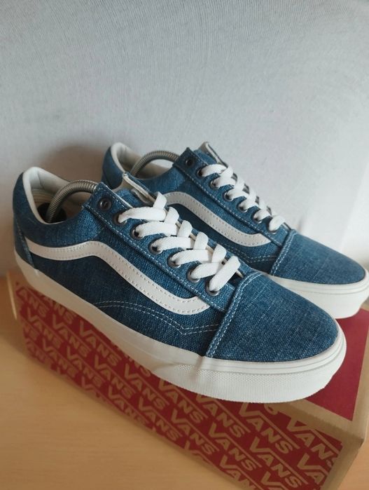 Vans Old Skool tamanho 40,5 novos sem etiqueta, caixa original.