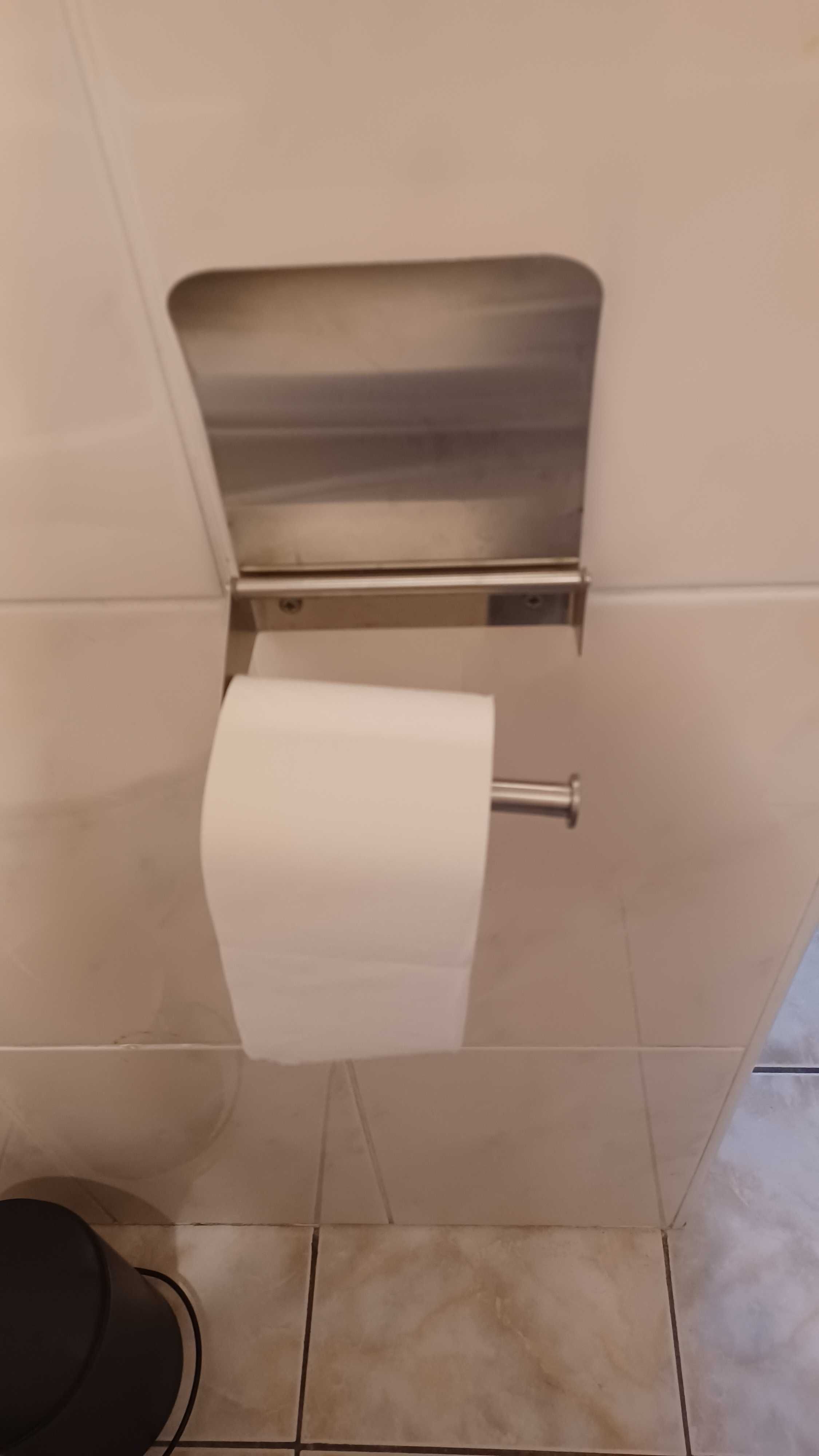 Suporte de toalha e papel higiénico para casa de banho