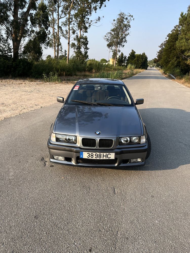 BMW 318tds sedan