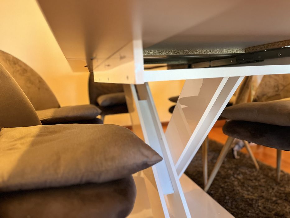 Mesa de jantar com 6 cadeiras