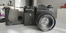 Aparat analogowy Zenit z pokrowcem
