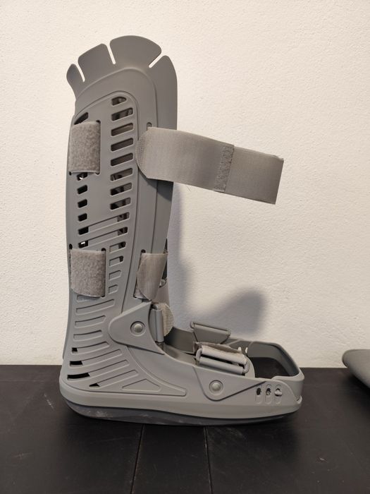 Bota Walker tamanho 35-41