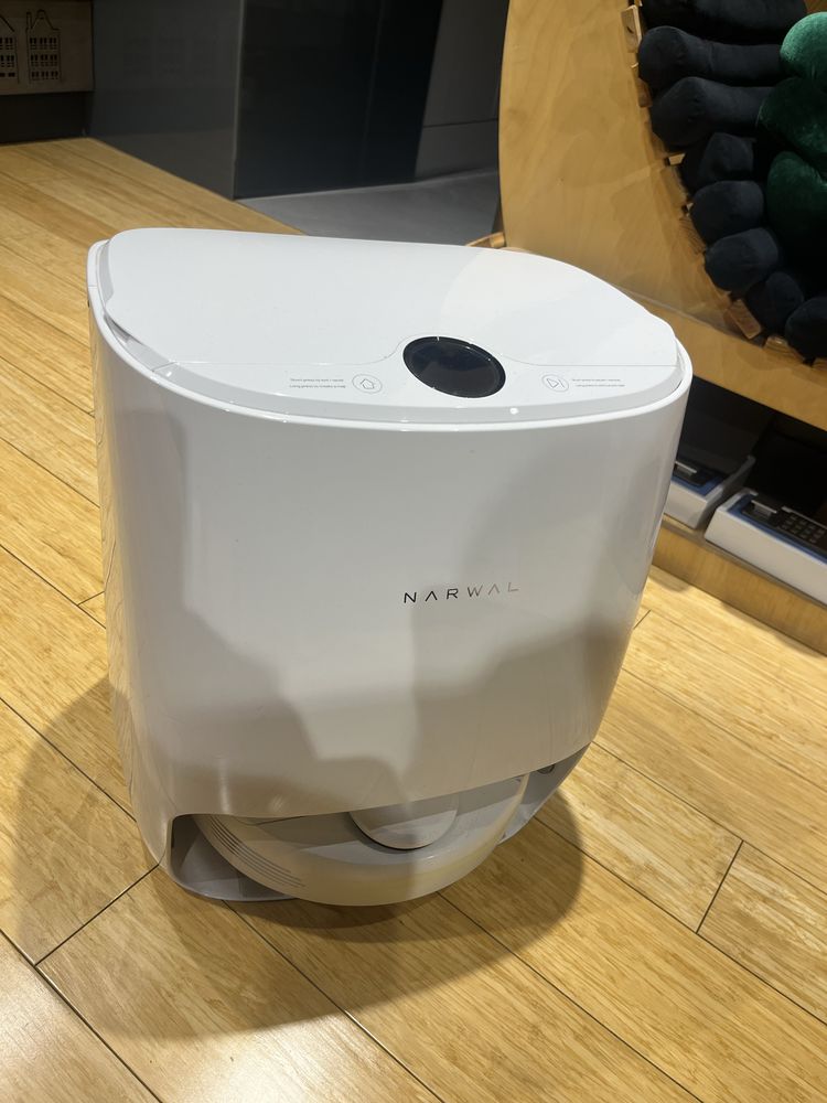 Robot odkurzajaco-mopujacy Narval