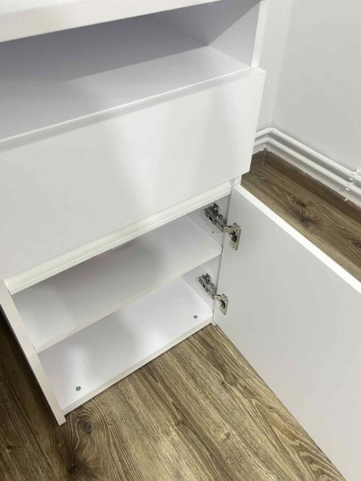 Białe biurko stan idealny