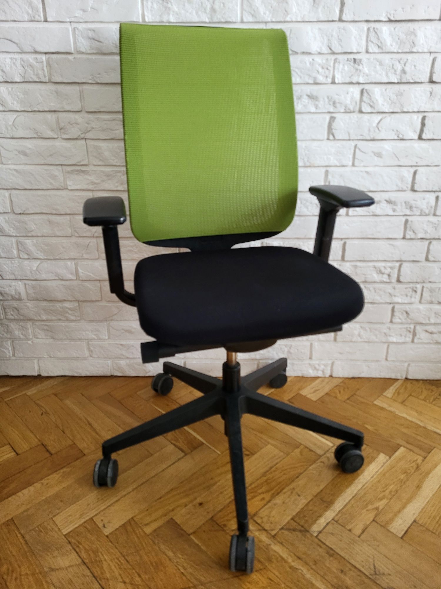 fotel obrotowy Steelcase