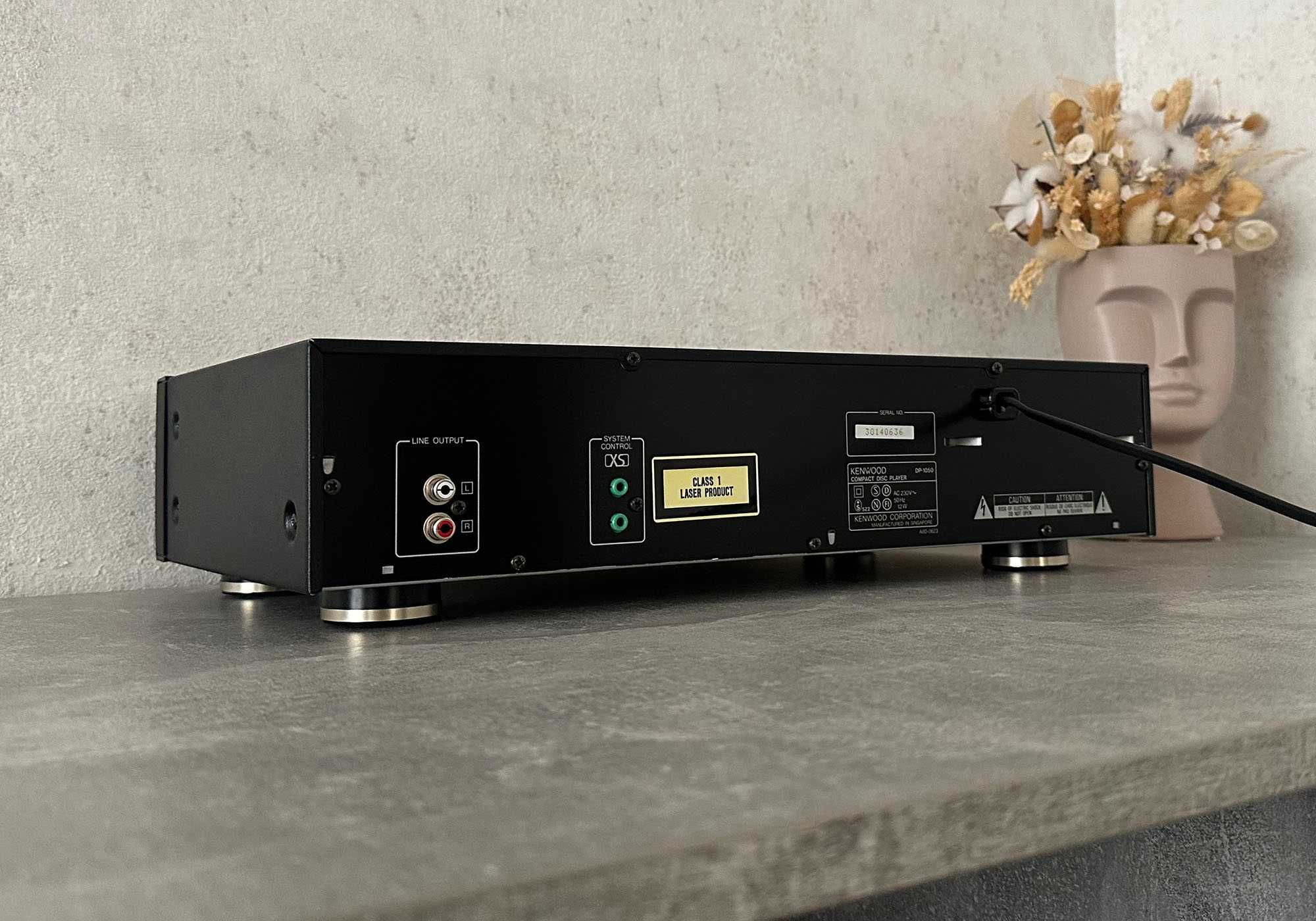 CD-програвач Kenwood DP-1050 (1-bit SM5871AS / Sony KSS-240A)