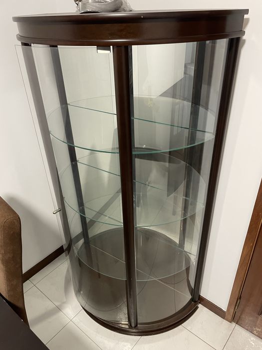 Cristaleira em madeira e vidro