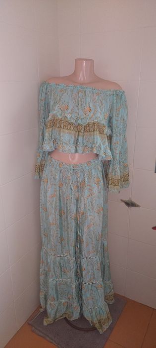Conjunto de blusa e pantalona tamanho M