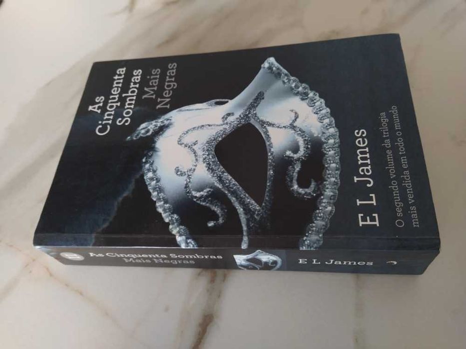 Livro - As Cinquenta sombras - Magia Negra  - E L James