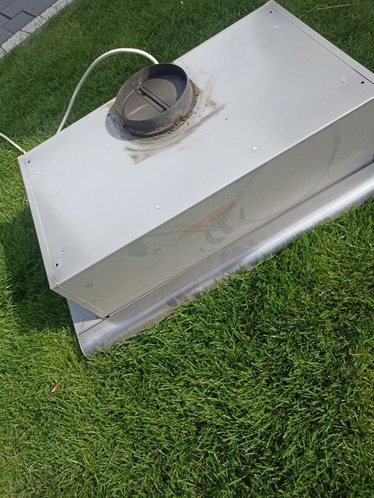 Okap podszawkowy Amica 60cm