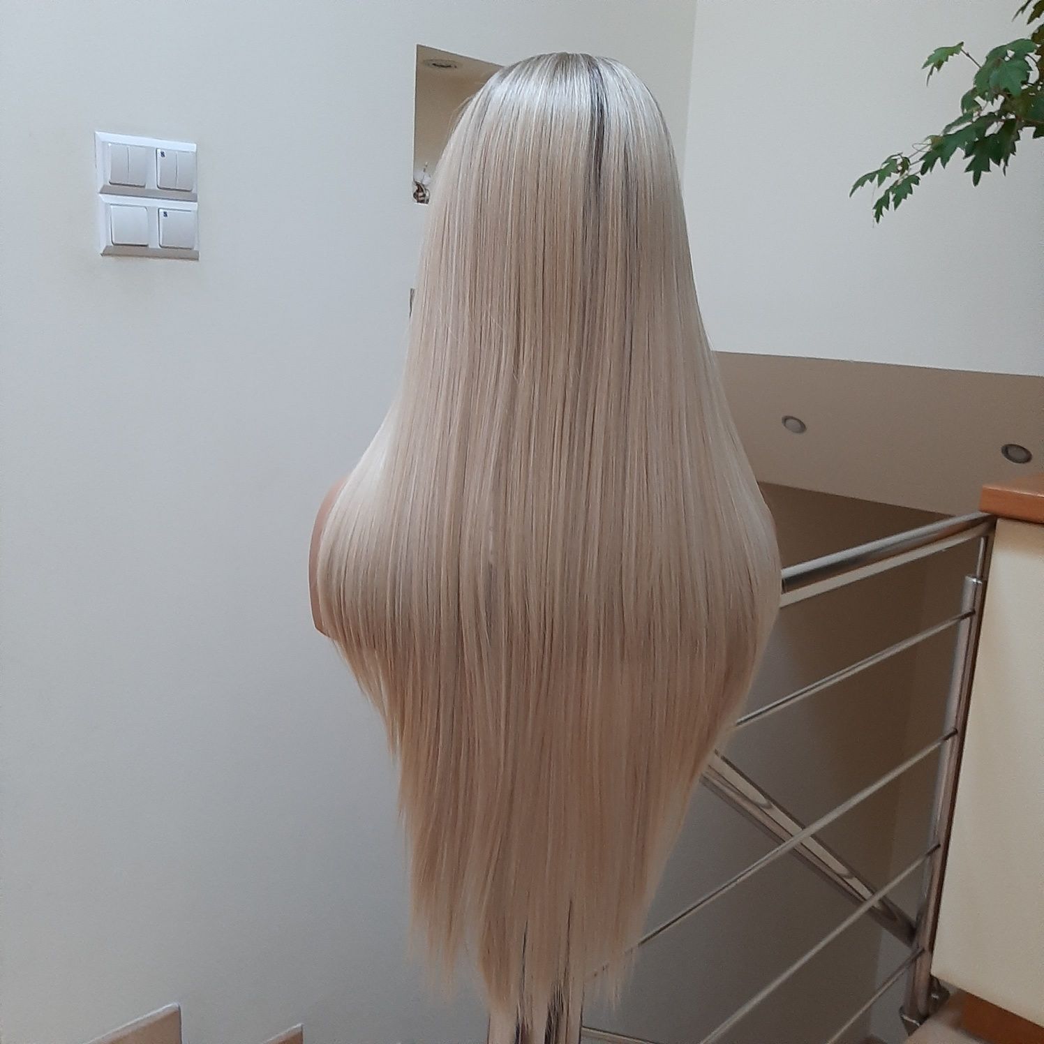 Peruka lace front platynowa z odrostem chłodny odcien blondu