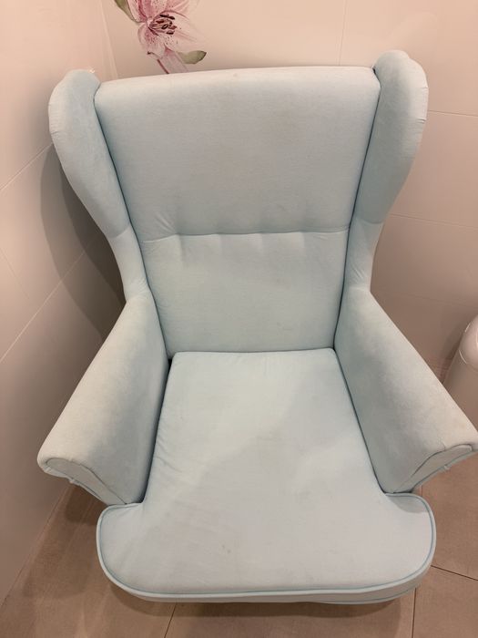 Fotel uszkak w kolorze light blue