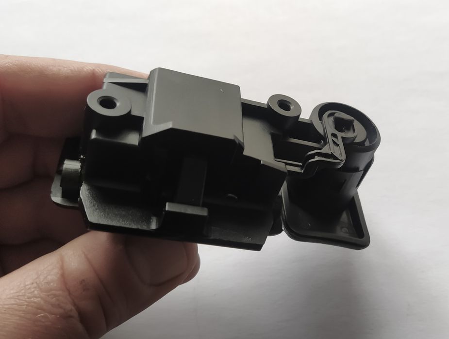 Замок ручки бардачка Suzuki Grand Vitara Jimny (окрашена в чёрный)