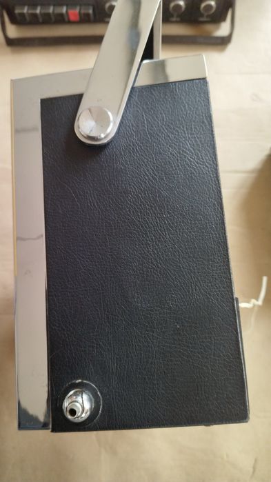 Продам старий приймач Sharp FV-1700