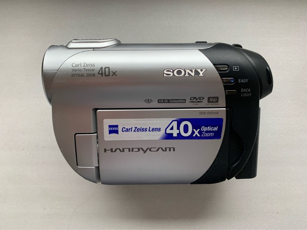 Видеокамера Sony DVD