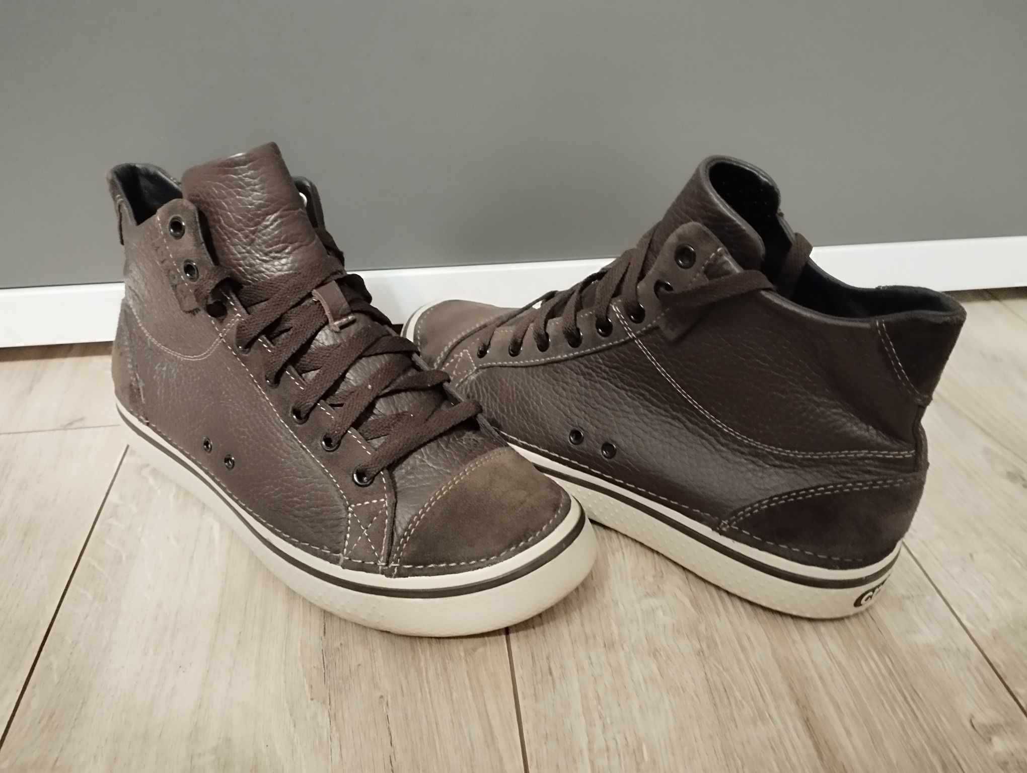 Crocs Hover Mid leather size M10 czyli 44