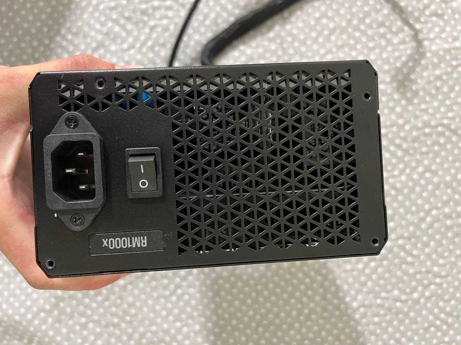 Блок живлення Corsair RM1000X 1000W 80 Plus Gold Modular