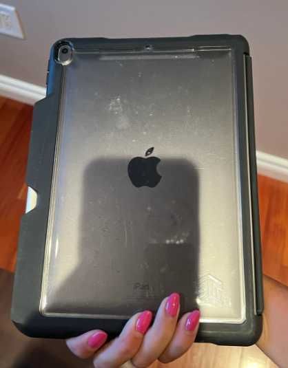 Apple iPad Pro z Apple Pencil i etui z klawiaturą