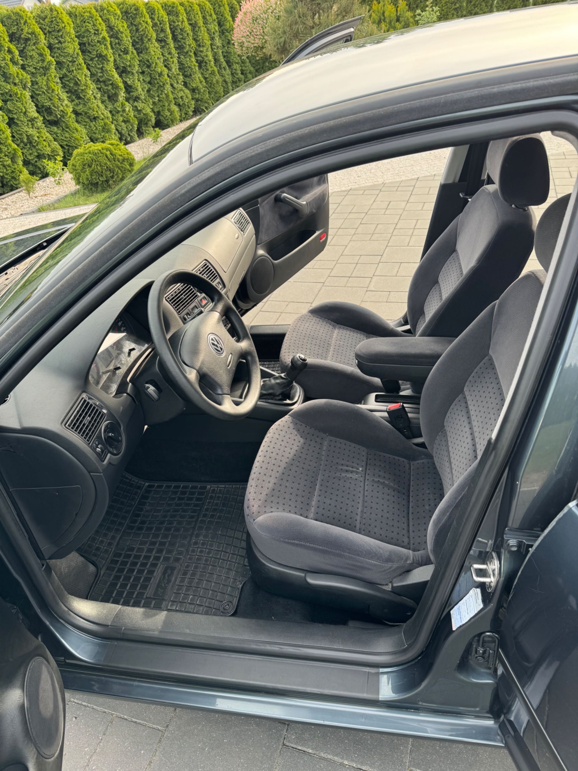 Volkswagen Golf 4 1.6 SR benzyna